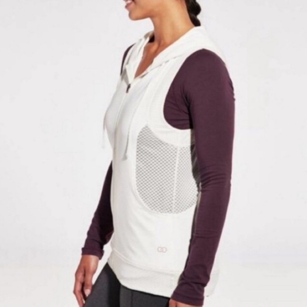 CALIA by Carrie Underwood Mesh Zip Up Vest‎ with Hood Cream NWT Size Small - Picture 2 of 12